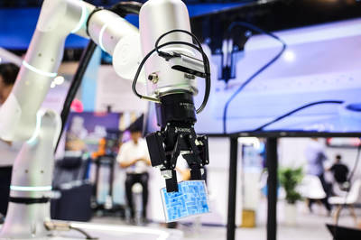 2023世界人工智能大會(huì) 前沿科技共繪‘未來(lái)’圖景，獨(dú)角獸企業(yè)通用大腦引領(lǐng)AI新紀(jì)元